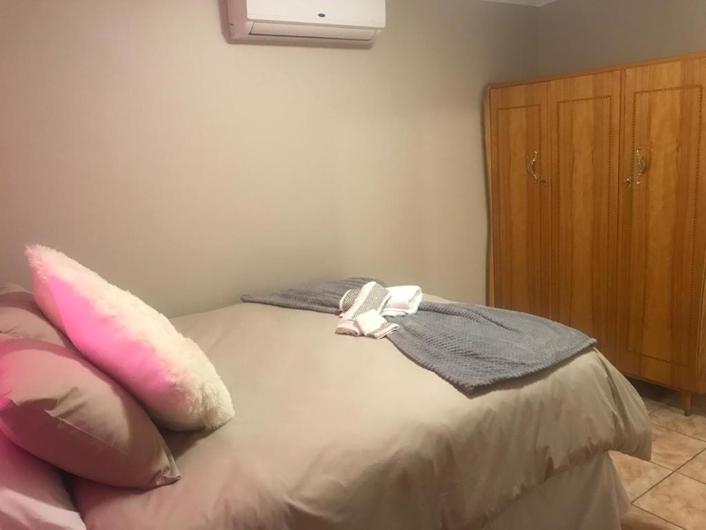 Urbanlife Keetmanshoop Accommodation Екстериор снимка