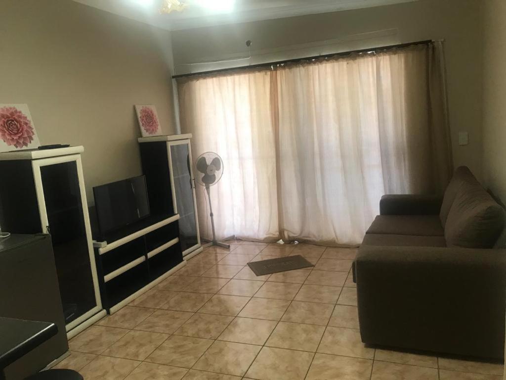 Urbanlife Keetmanshoop Accommodation Екстериор снимка