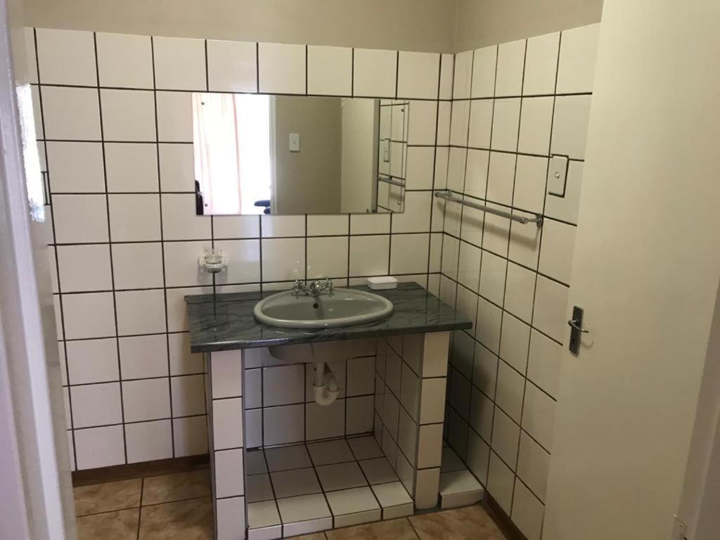 Urbanlife Keetmanshoop Accommodation Екстериор снимка