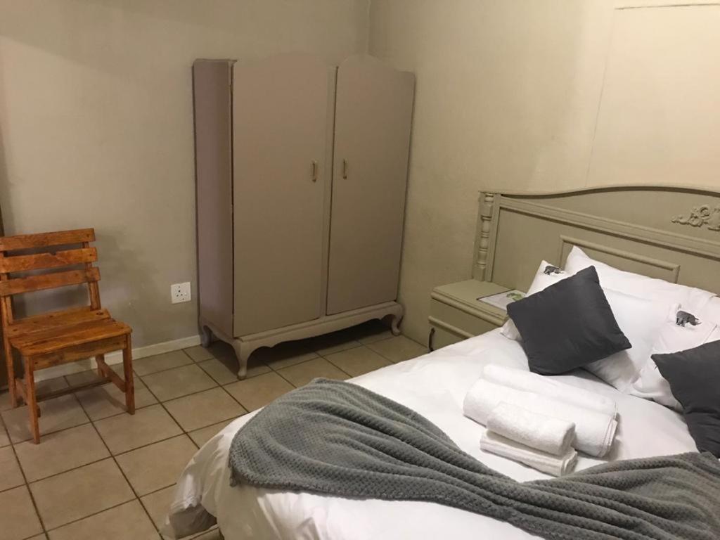 Urbanlife Keetmanshoop Accommodation Екстериор снимка