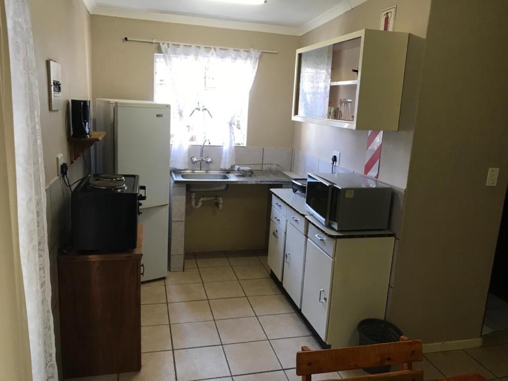 Urbanlife Keetmanshoop Accommodation Екстериор снимка