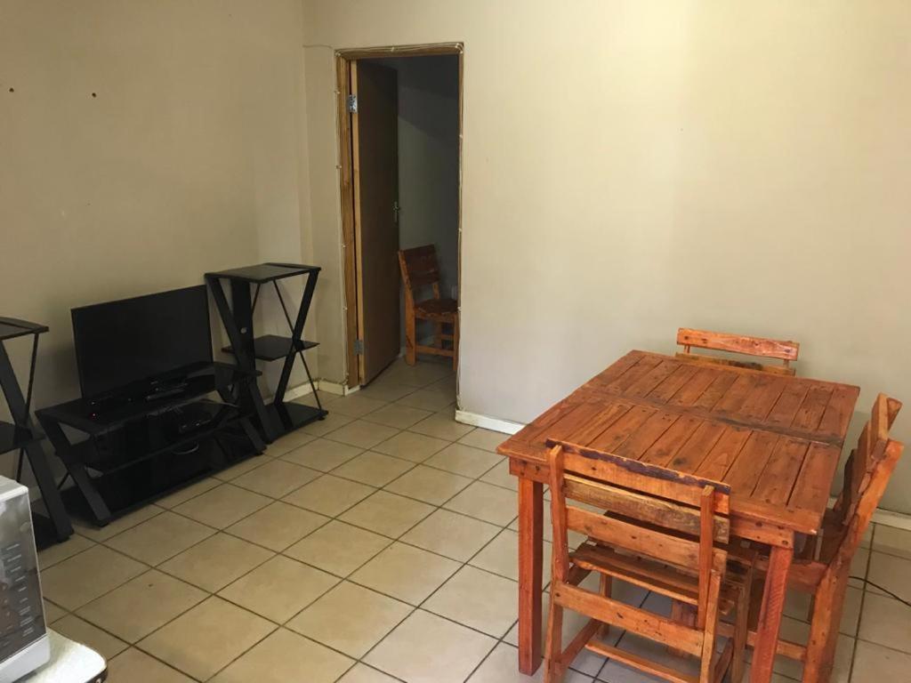 Urbanlife Keetmanshoop Accommodation Екстериор снимка