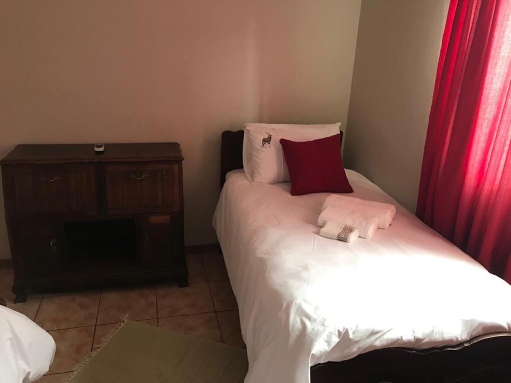 Urbanlife Keetmanshoop Accommodation Екстериор снимка